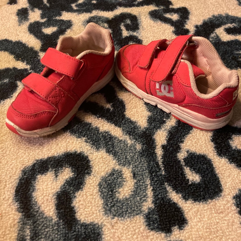 DC Velcro skate shoes